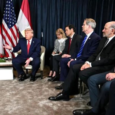 Trump oferece sapatos da sua marca preferida aos seus homens de confiança