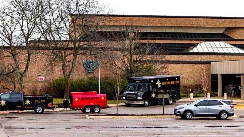 Atacante de sinagoga nos EUA morre por tiro autoinfligido