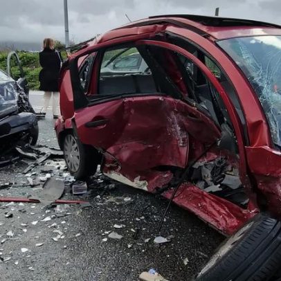 Colisão em Barcelos deixa cinco feridos, incluindo bebé e criança