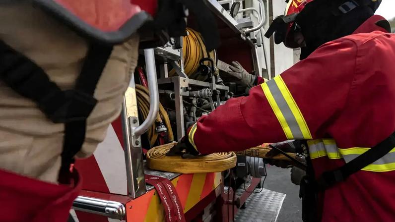 Incêndio na garagem de prédio em Setúbal desalojou 30 moradores