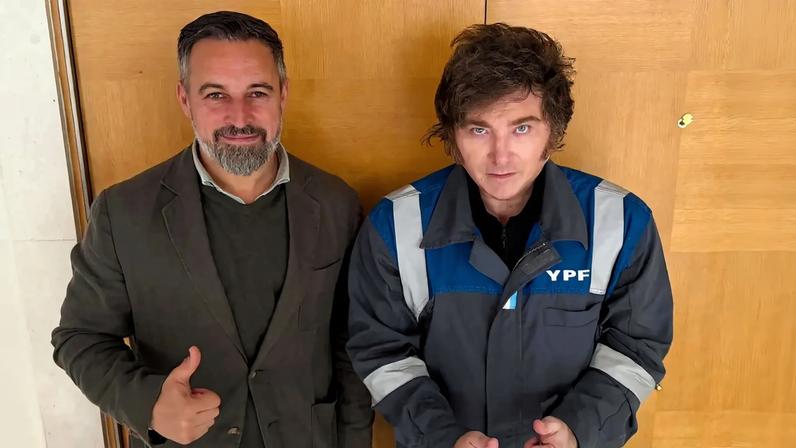 Milei surpreende Madrid ao usar macacão de petrolífera durante reunião com Vox