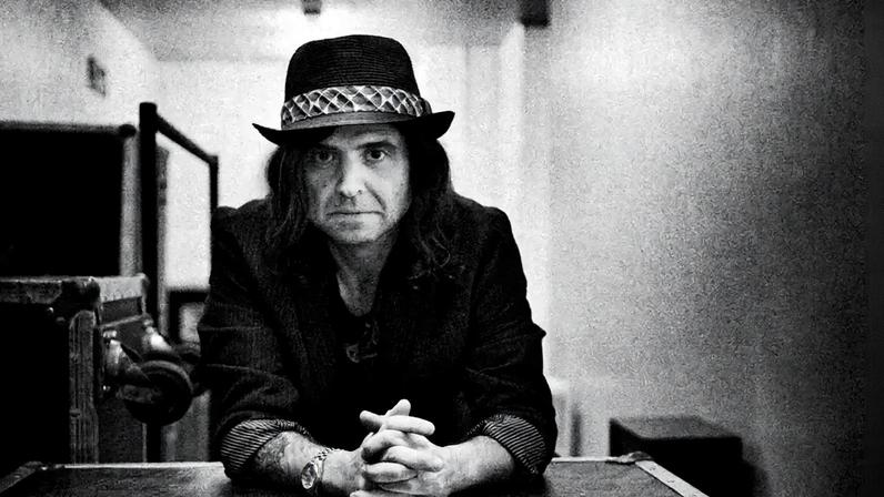 Morreu Phil Campbell, guitarrista da Motörhead