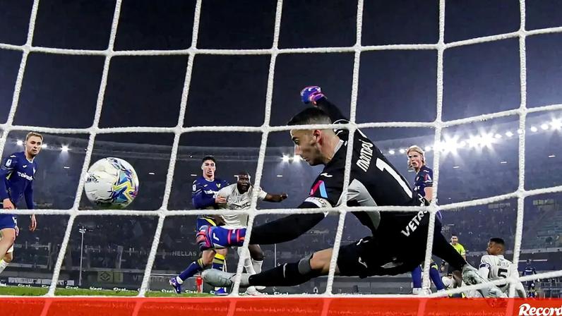 Golo de Lukaku frente ao Verona