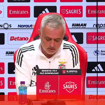 Mourinho sem conferências por impedimento de entrar no balneário