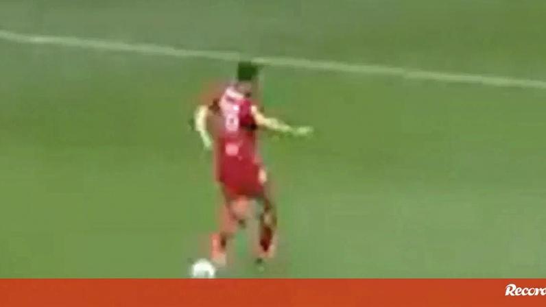 Paulinho assiste de calcanhar na vitória do Toluca