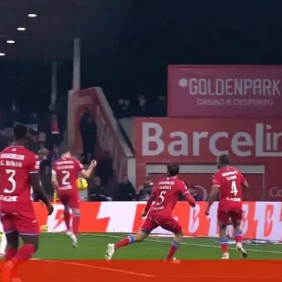 Mourinho diz que penálti claro ficou por marcar no Gil Vicente-Benfica