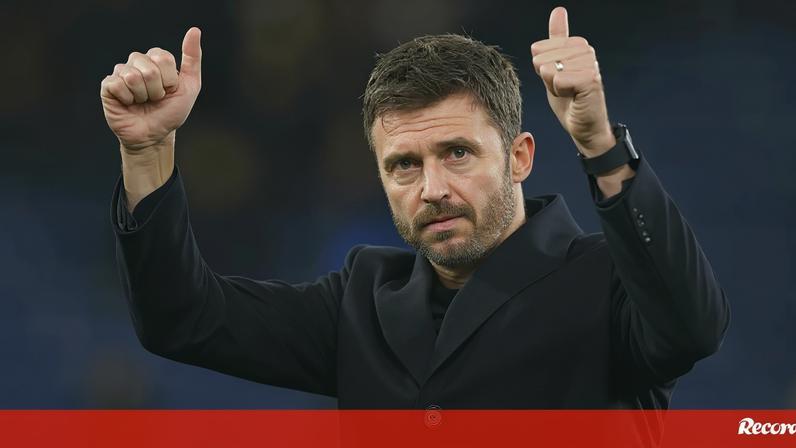 Scholes apaga 'story' polémico: «Carrick tem mesmo algo especial. É que o Man. United foi uma m... nos últimos 4 jogos»