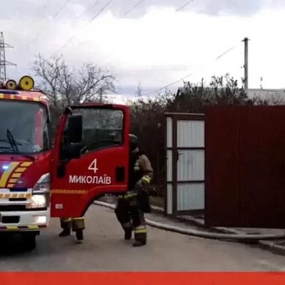 Ataque com drone russo deixa pelo menos três feridos em Mykolaiv