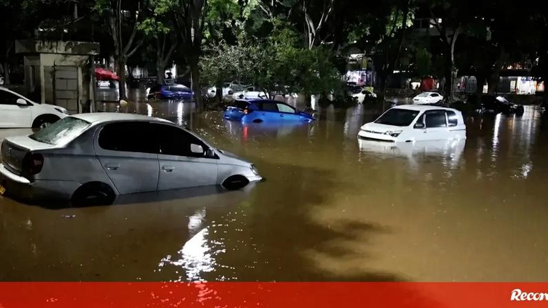 Operações de busca e resgate continuam