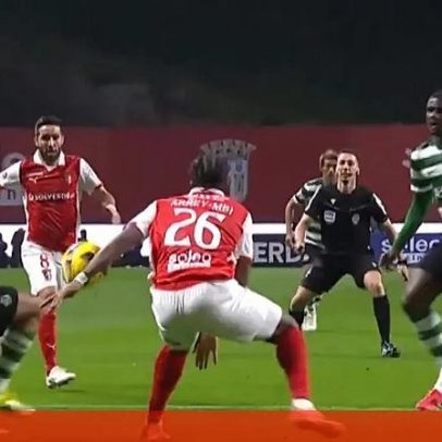 Penálti por mão de Arrey-Mbi permite ao Sporting adiantar-se em Braga