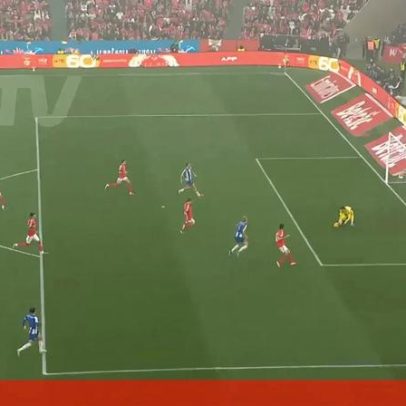 Froholdt abre o marcador no Benfica-FC Porto após arrancada; Trubin mal na foto