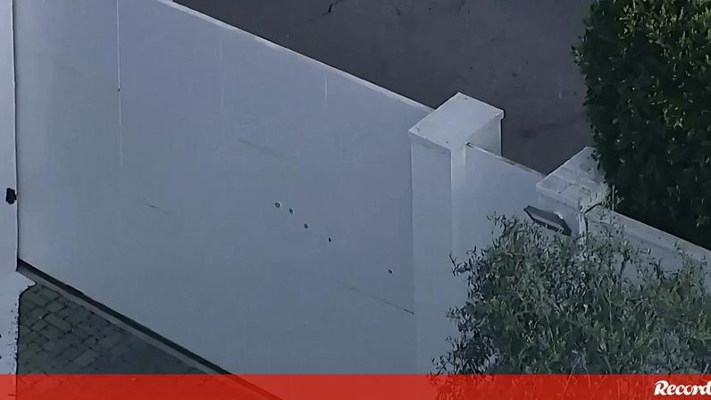 Casa de Rihanna alvo de tiros