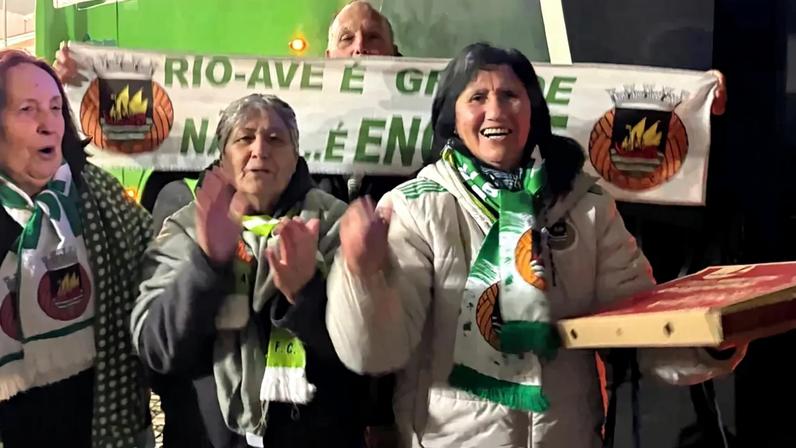 Rio Ave distribuiu pizzas aos adeptos que se deslocaram a Tondela