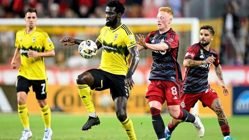 Derrick Jones em ação