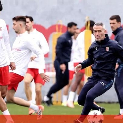 Carlos Vicens sem baixas de última hora para visita ao Ferencváros