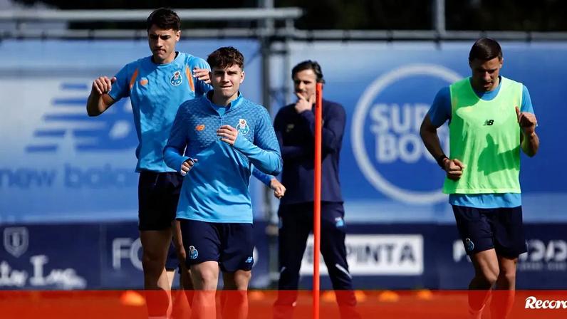 Farioli explica decisão sobre Pietuszewski na Liga Europa