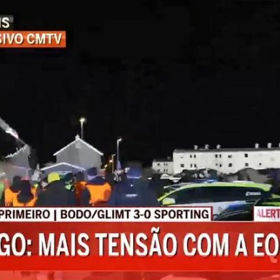 Ultras do Sporting cercam o autocarro da equipa; polícia forma cordão