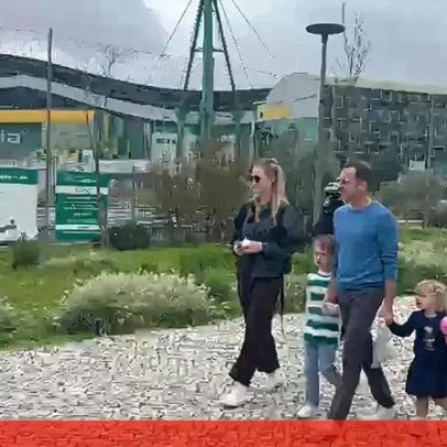 Frederico Varandas chega ao Pavilhão João Rocha vestido de azul