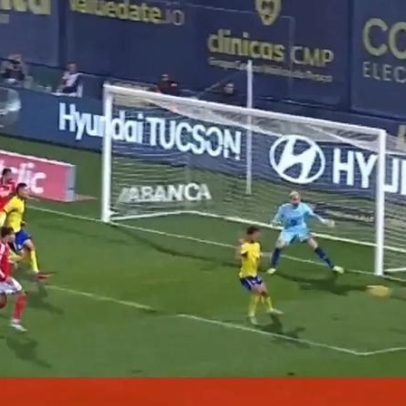 Golo de Ivanovic dá triunfo ao Benfica frente ao Arouca nos descontos