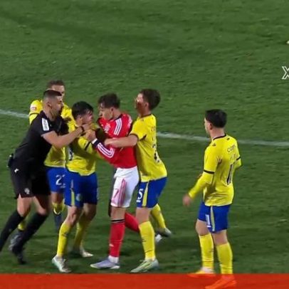 Dedic e Trezza expulsos no Arouca-Benfica após intenso desentendimento