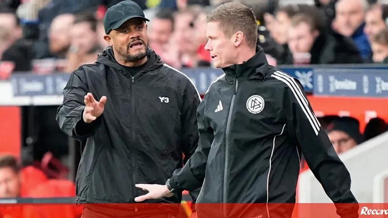 David Silva destaca o controlo de Kompany na equipa