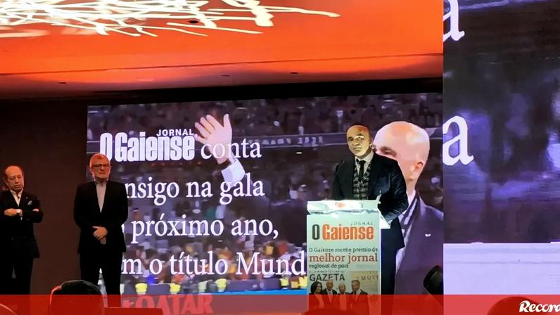 Roberto Martínez homenageado em Gaia pelo contributo ao futebol português