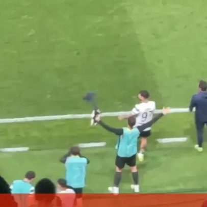 Alvalade celebra o apuramento do Sporting com festa no relvado e nas bancadas
