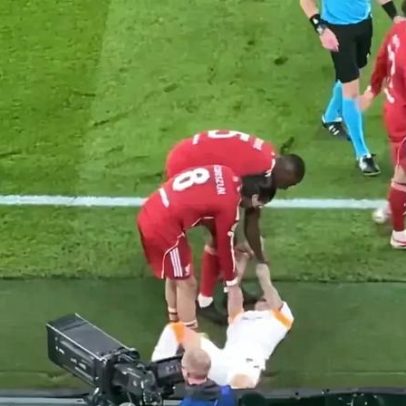 Noa Lang sofre corte no dedo e recebe oxigénio durante jogo pelo Galatasaray