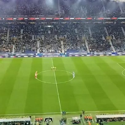 Dragão regista minuto de aplausos a Silvino antes do jogo com o Estugarda
