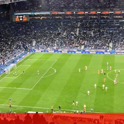 Festejos contidos e aplausos para Thiago Silva no jogo 1.000 do Brasileirão