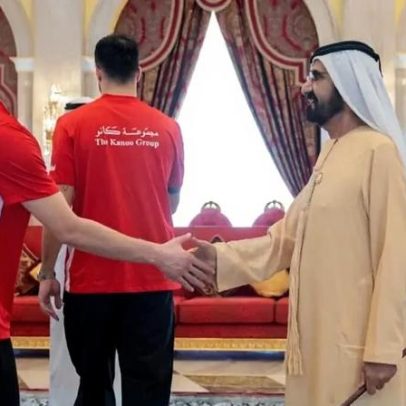 Azmoun expulso da seleção iraniana por deslealdade após foto com VP dos EAU