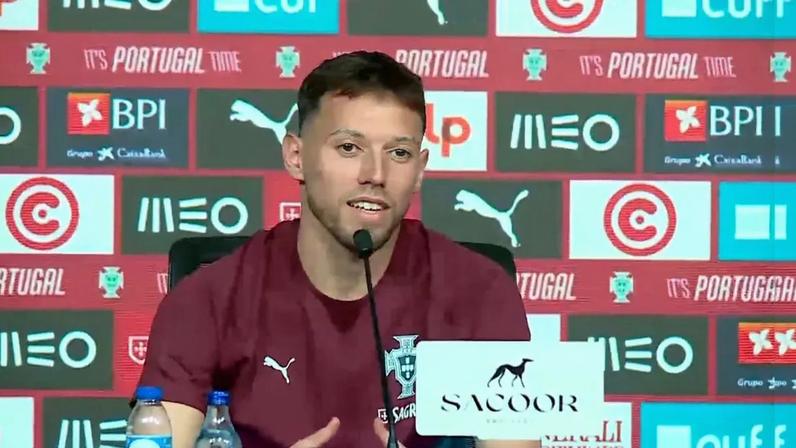 Ricardo Horta foi desafiado, na conferência de imprensa da Seleção Nacional, a escolher entre conquistar a Liga Europa pelo Sp. Braga ou o Mundial por Portugal. O médio hesitou, mas acabou por dar uma resposta baseada em... percentagens.