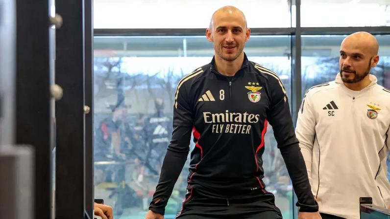 Mourinho tem plano para ter Aursnes a 100% no dérbi com o Sporting