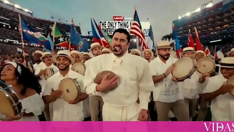 Bad Bunny atua com grupo no Levi's Stadium para o Powerflu