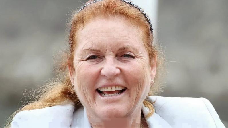 Sarah Ferguson busca patrocínios para manter luxos, após casamento com André Mountbatten-Windsor