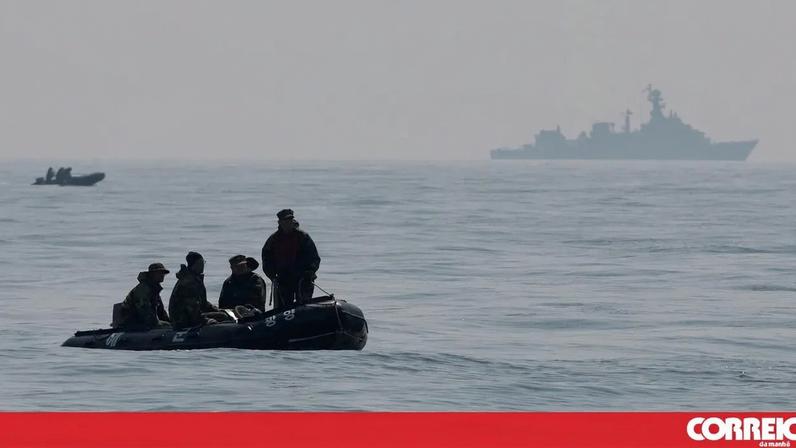 Pelo menos 27 pessoas estão desaparecidas após naufrágio na Indonésia