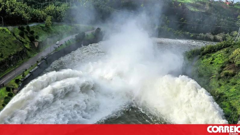 Barragens no limite 'Oriana' causam chuva forte e avisos vermelhos nos rios Tejo e Mondego