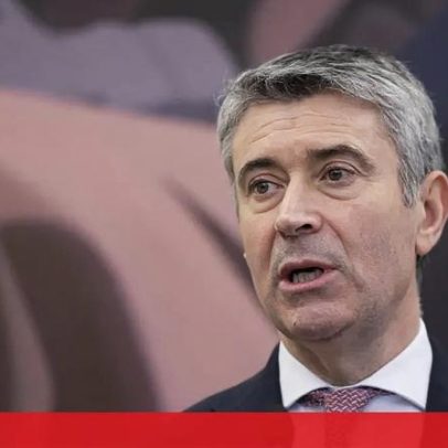 Líder do PS exige ao Governo empenho seguro no repatriamento de portugueses
