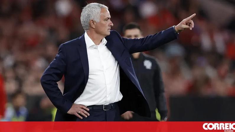 José Mourinho, treinador do Benfica