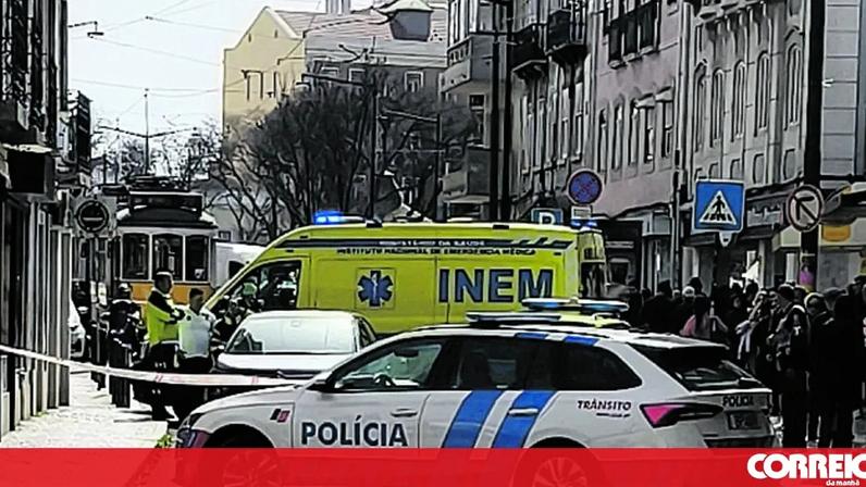 Idosa de 75 anos morre atropelada na passadeira por TVDE