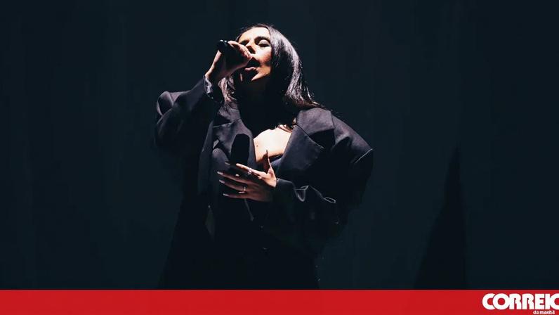 Sara Correia atua no Meo Arena com fado