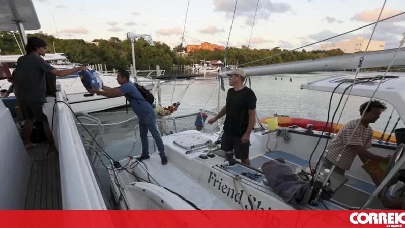 Navio de ajuda humanitária que partiu para Cuba de Isla Mujeres, no México