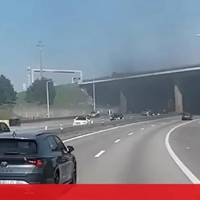 Carro despista-se e incendeia-se na A4 na Maia
