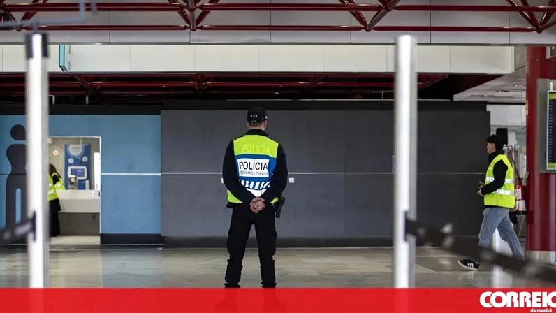 PSP detém casal de burlões no aeroporto de Faro, prestes a embarcar para Inglaterra