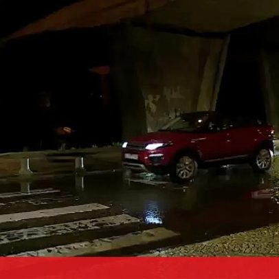 Estrada alagada em Sacavém junto ao rio Trancão