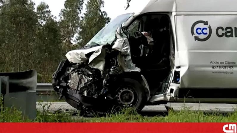 Dois feridos em colisão na A1 na zona de Soure