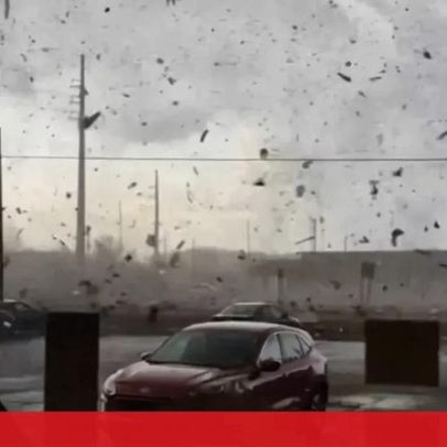 Tornado de grande porte atinge cidade nos EUA e provoca destruição