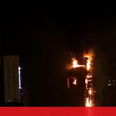 Incêndio atinge arranha-céus no Kuwait durante ataques iranianos