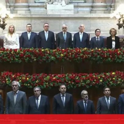 Hino Nacional ouvido na Assembleia da República após posse de António José Seguro