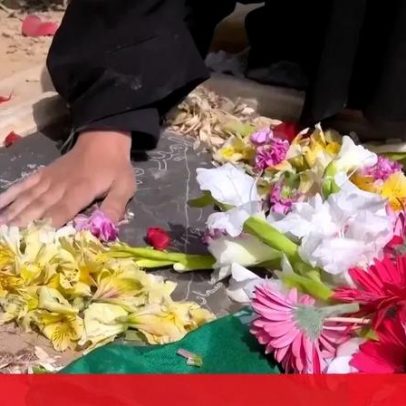 Iranianos em Teerão reúnem-se para enterrar entes queridos